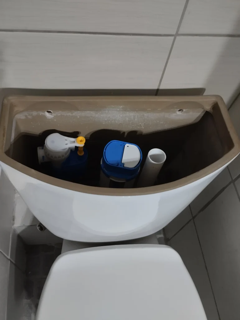 αντικατάστηση μηχανισμού σε καζανάκι