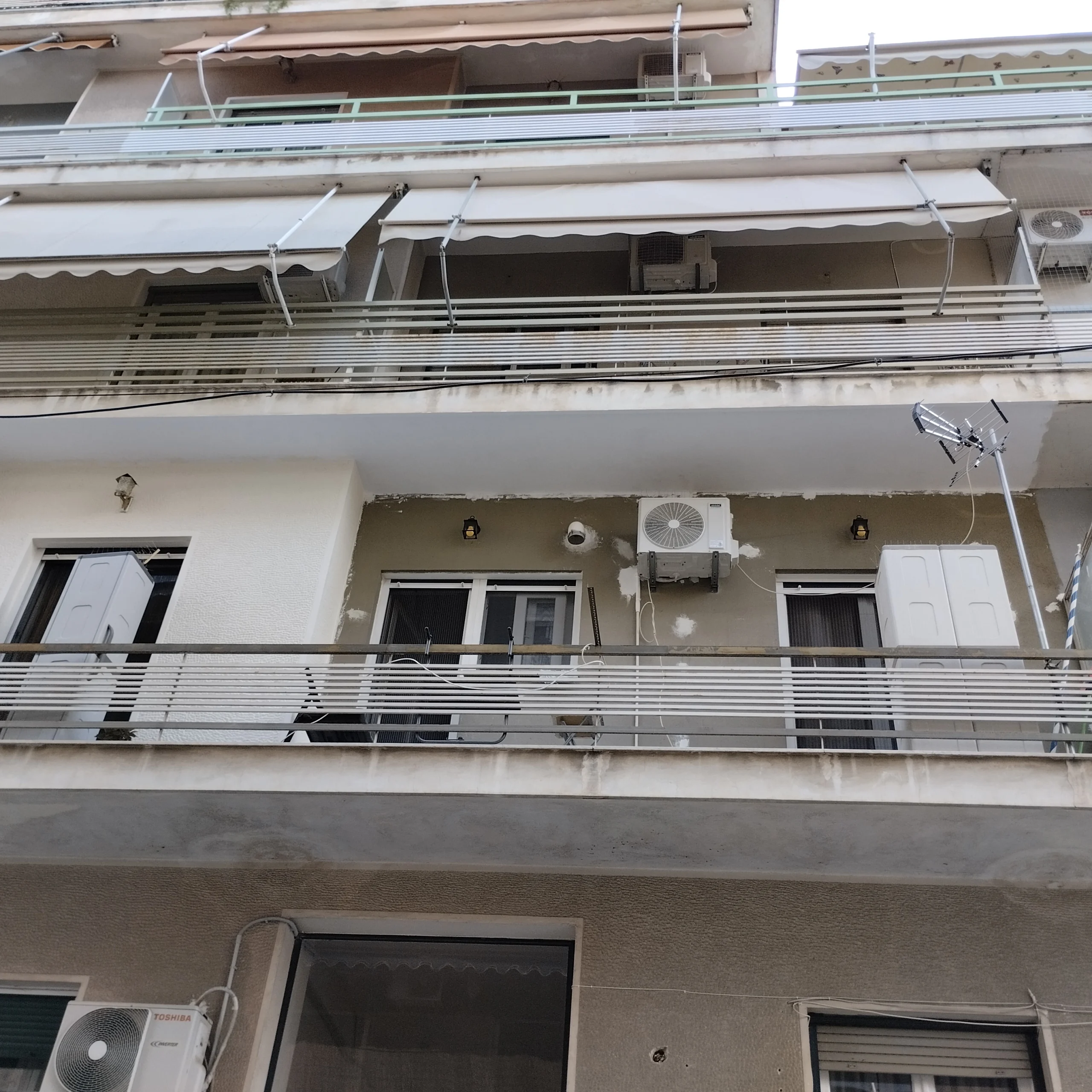 βαφή μπαλκονιού μετά 1